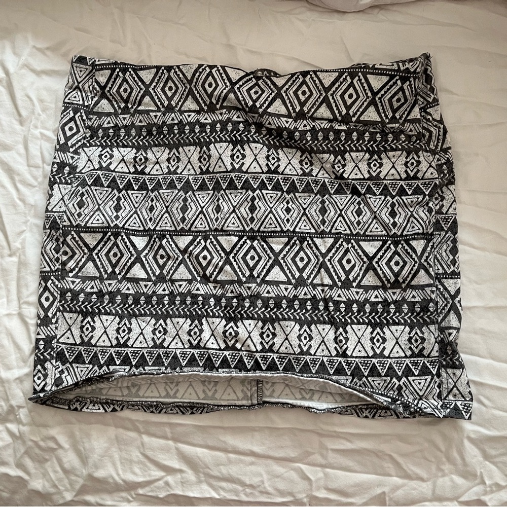 Tribal Print H&M Black + White Skirt